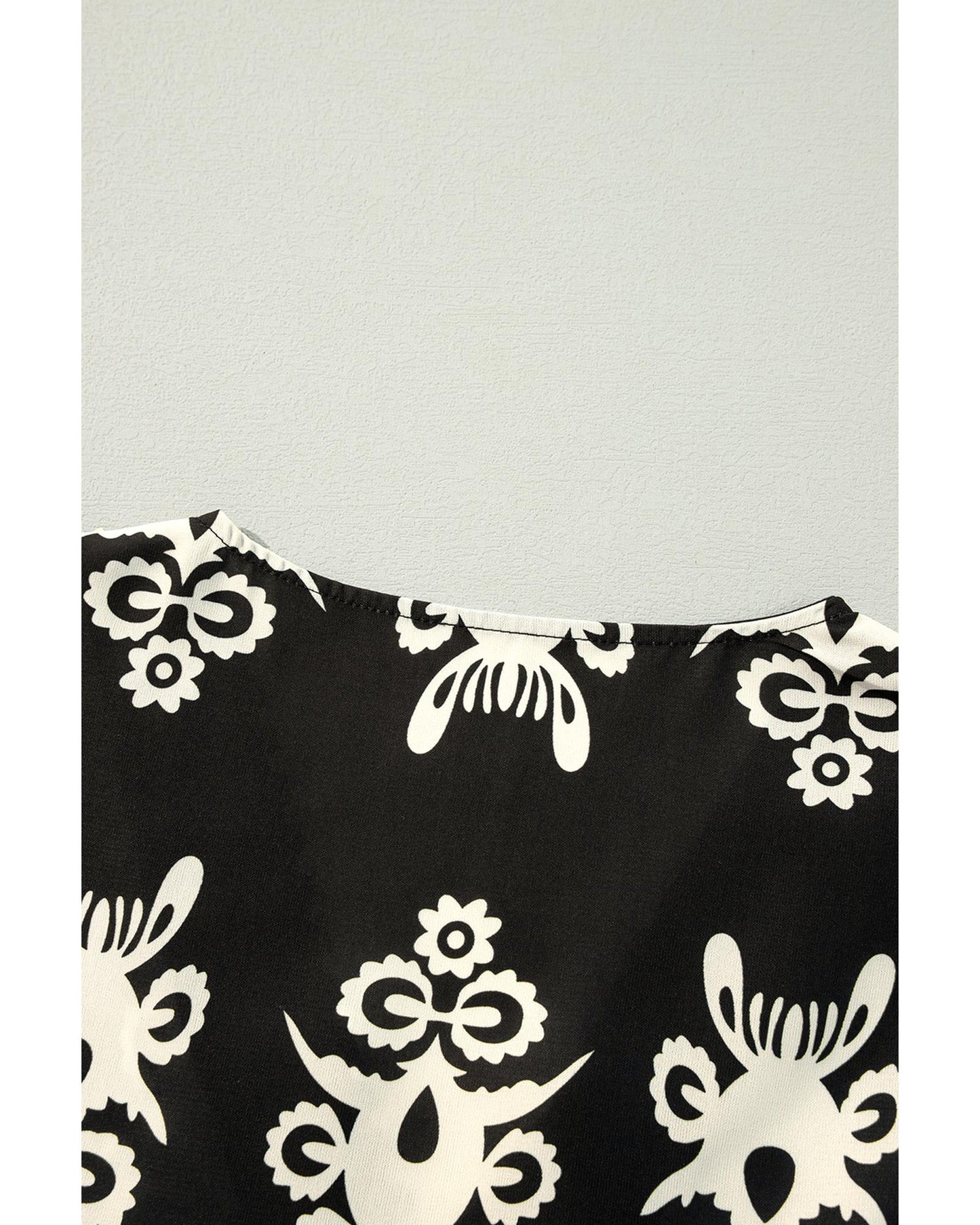 Black Vintage Geometric Printed 3/4 Sleeve V Neck Blouse - S