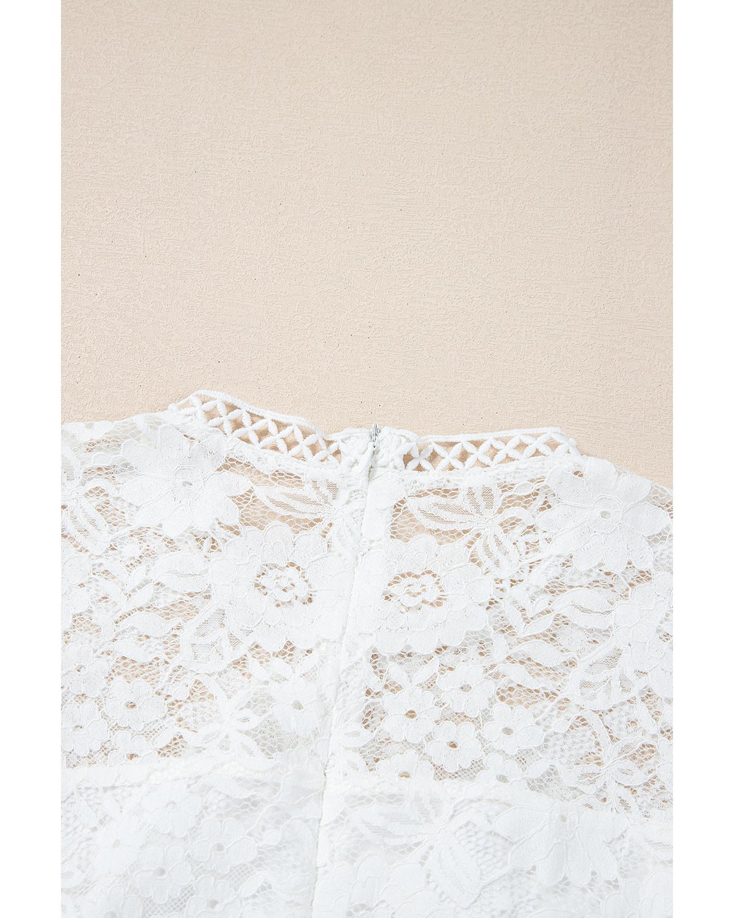 White Short Sleeve Scalloped Floral Lace Peplum Blouse - M