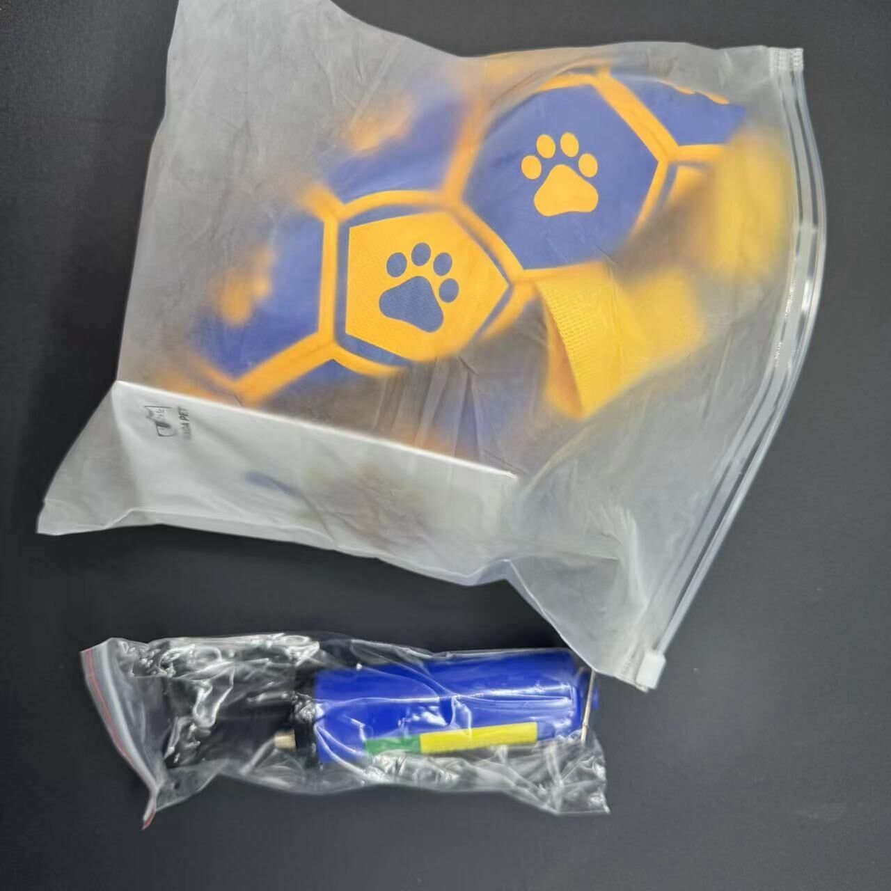 Dog toy with rope Little Yellow Duck plush interactive tennis, suitable for tug-of-war, birthday gift for small dogs, draggable and durable water ball, special for small and medium-sized dogs, made of high quality PU material, which can be kicked and play