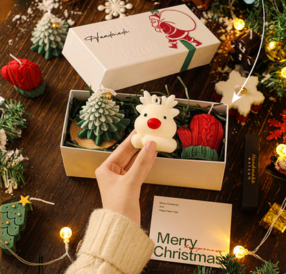 Christmas gift Handmade Aussie Christmas Scented Candle Set - Random Festive Designs (Reindeer, Tree, Gingerbread & More) for Gifting & Decor Product Description