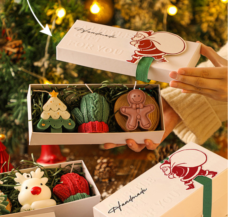 Christmas gift Handmade Aussie Christmas Scented Candle Set - Random Festive Designs (Reindeer, Tree, Gingerbread & More) for Gifting & Decor Product Description