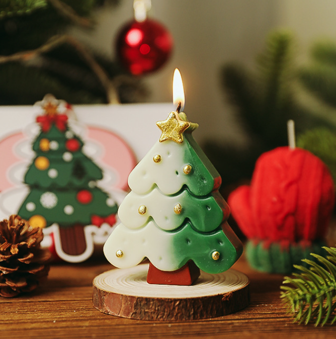 Christmas gift Handmade Aussie Christmas Scented Candle Set - Random Festive Designs (Reindeer, Tree, Gingerbread & More) for Gifting & Decor Product Description