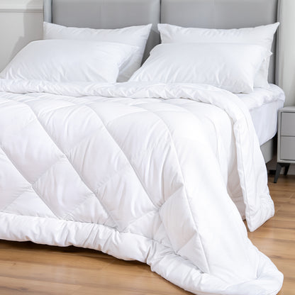 Microfiber/Bamboo Blend, Hypoallergenic & Antibacterial Quilt - Queen