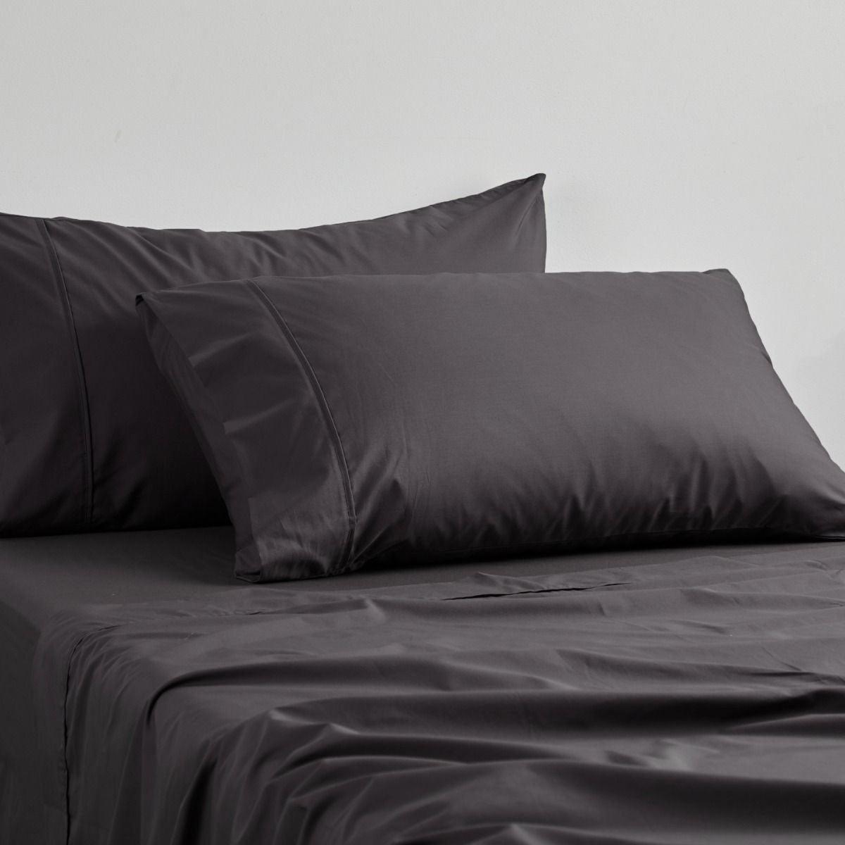 Logan and Mason 250TC 50% Polyester 50% Cotton Percale Sheet Set Asphalt 50cm Wall Single