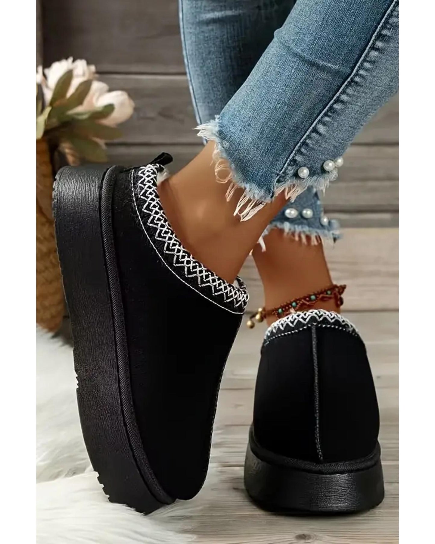 Azura Exchange Black Suede Contrast Print Round Toe Plush Lined Flats - 37 EU