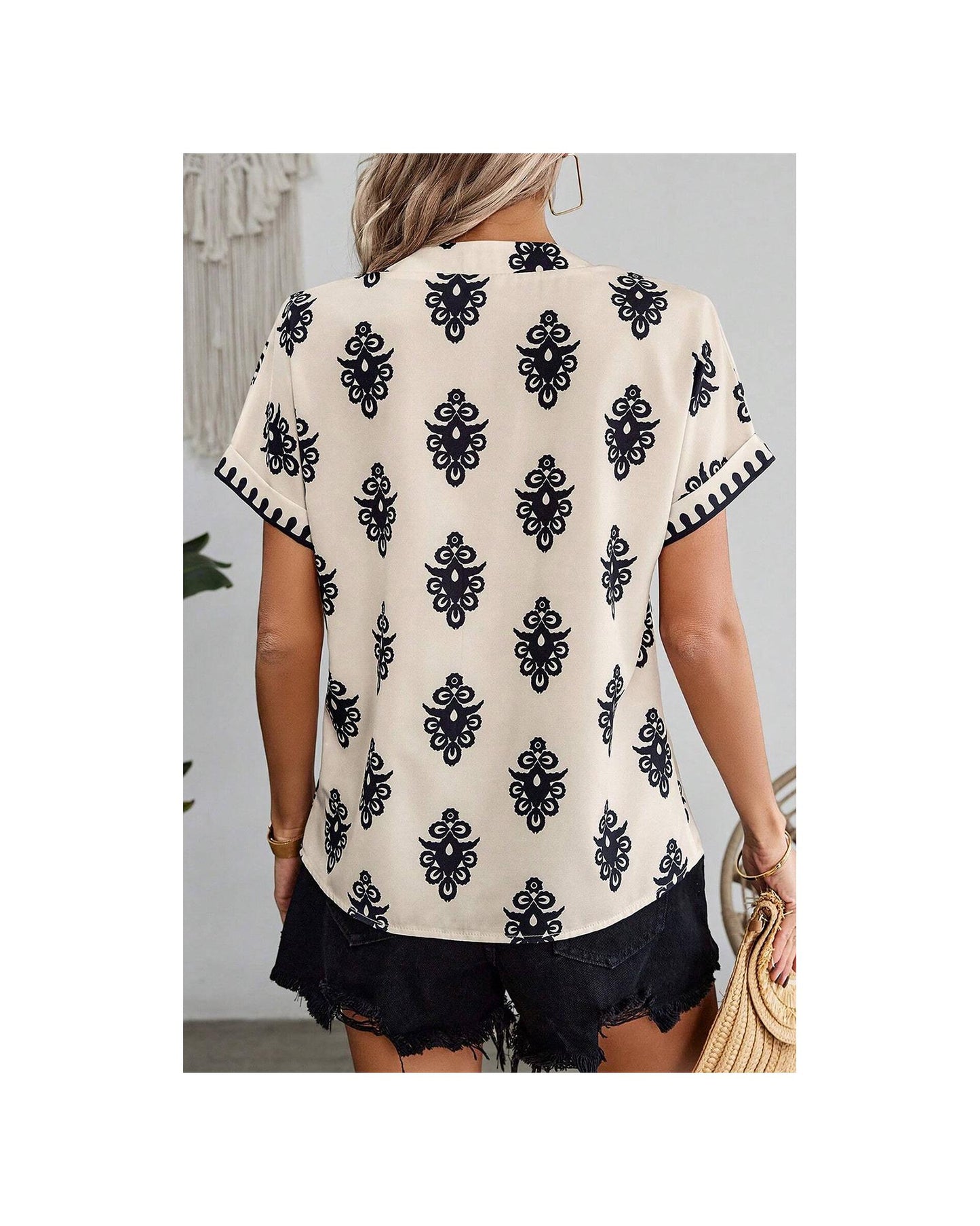 Black Geometric Print Short Sleeve V Neck Blouse - M