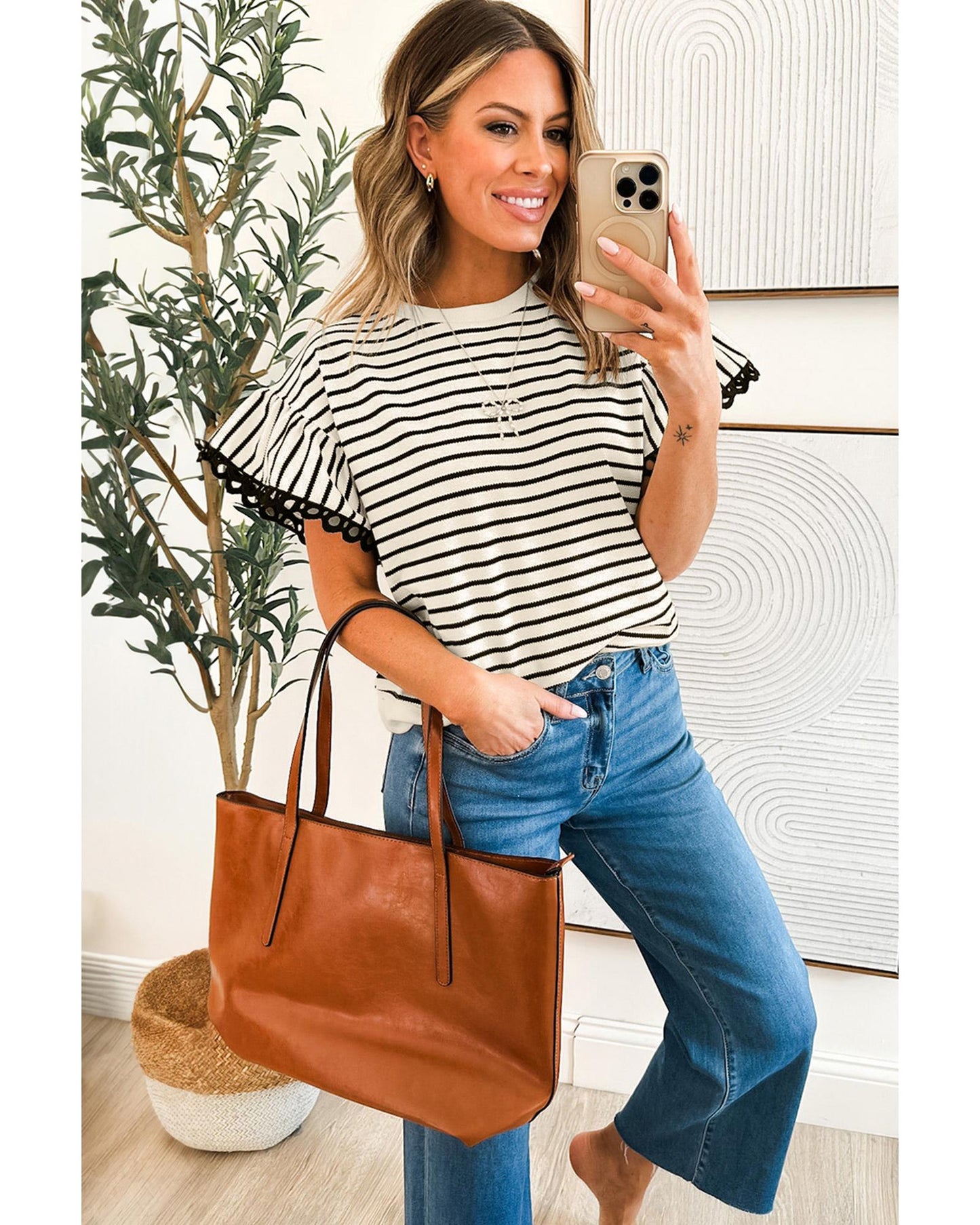 Black Stripe Scallop Lace Trim Ruffle Short Sleeves Crewneck Top - M